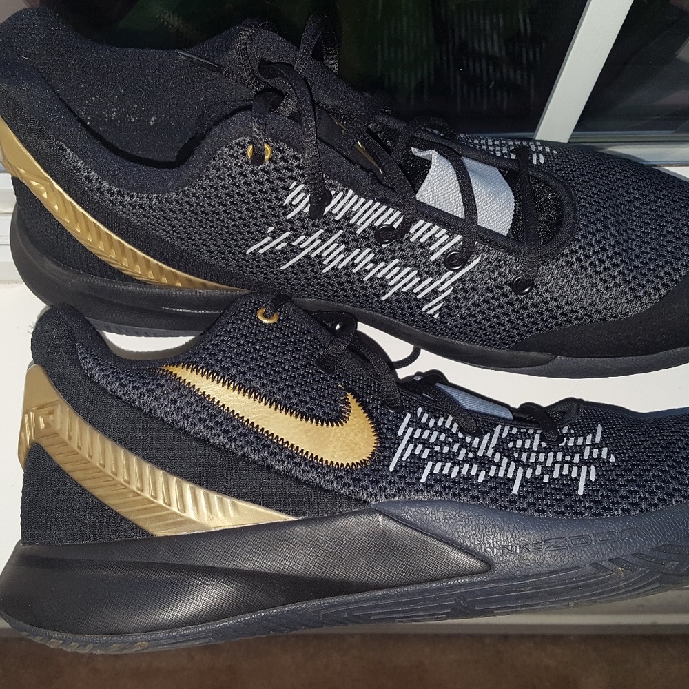 Nike Kyrie Irving Flytrap 2 Basketball Shoes 10.5!